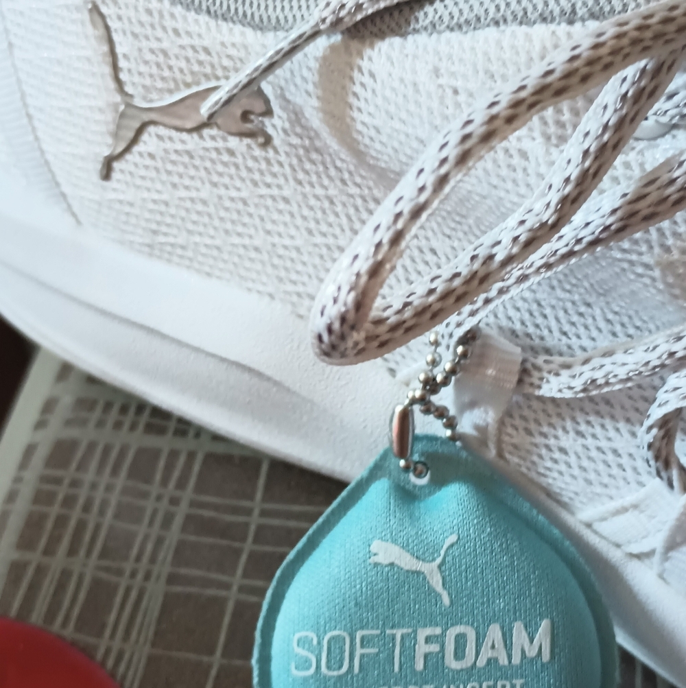 Puma Soft Foam White Athletic Shoes - Picture 3 of 6